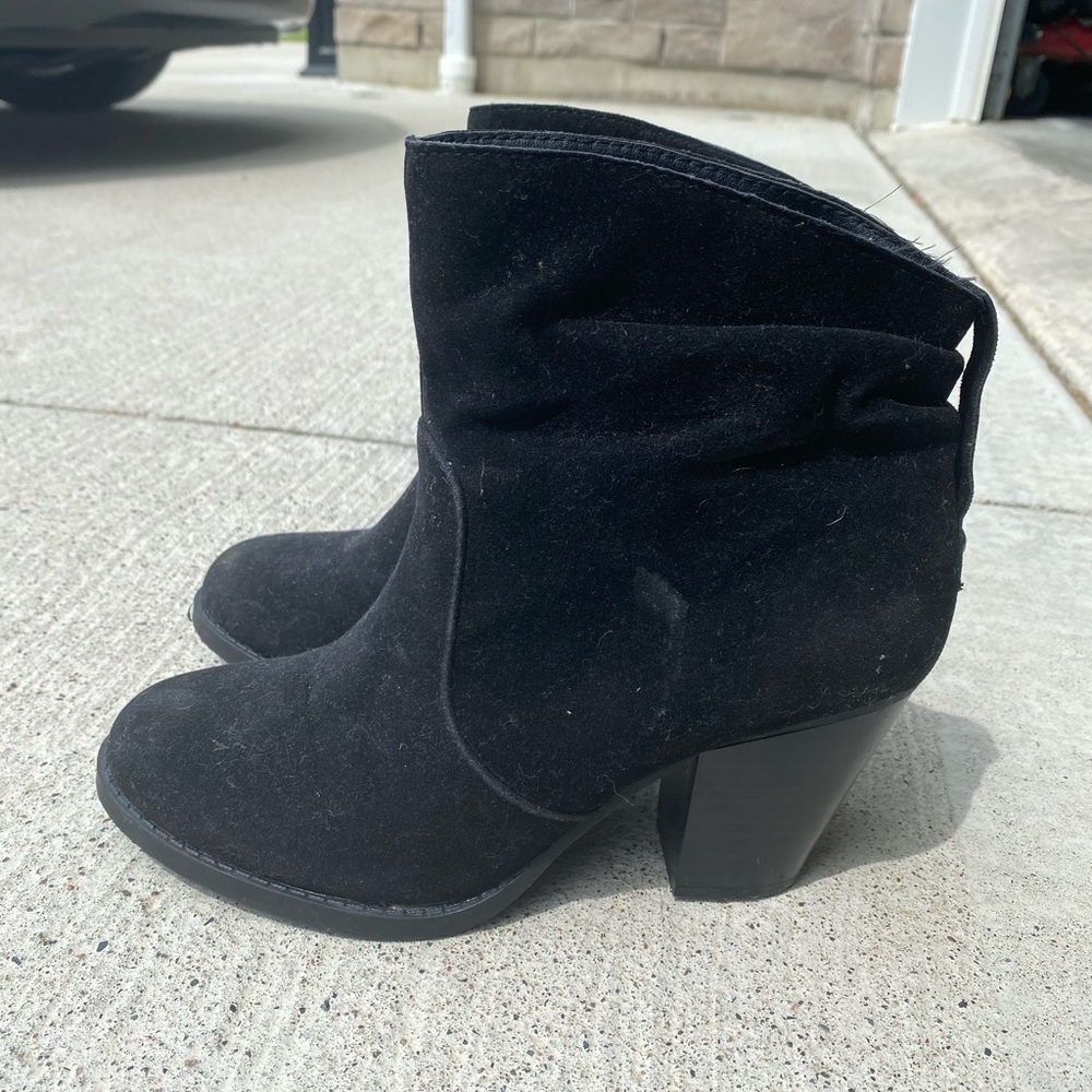 Shoe Dazzle Bootie